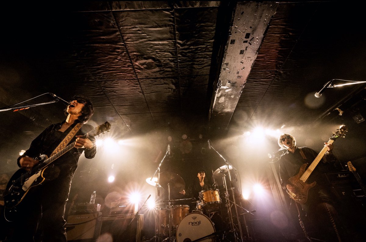 WAX712's tweet photo. やったー！

20歳の頃、唯一好きだった(笑)日本のロックバンド「THE GROOVERS」、神戸VARIT.ワンマン公演が決定！

絶対に観て欲しいロックバンドです！いや、ほんまに。

「SWEET HEART OF MY SOUL」
https://t.co/qFWdhUqxWN
これでぶっ飛んだ！

今でも鳥肌、立つ...。

10/10(土)神戸VARIT.
開場17:30 / 開演18:00
前売5,300円（+1drink）

一般発売は7/18(土)12:00開始！

入場順
①VARIT.店頭チケット
②イープラス

■購入ページURL（7/13 0:00オープン）
https://t.co/G9zF2xkllM

ぜひ神戸に、VARIT.に、THE GROOVERSを目撃に来てください！！！