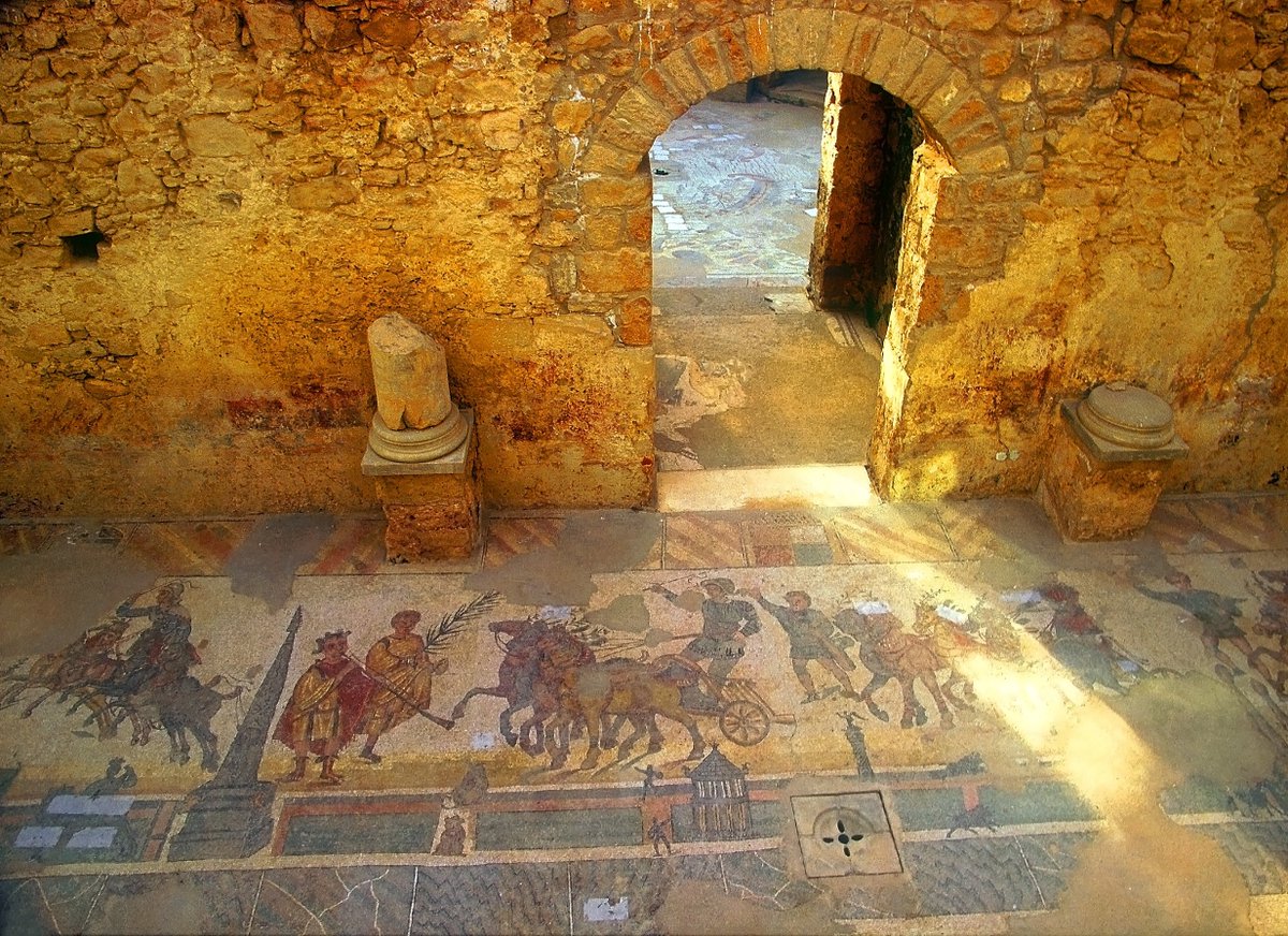 archaeologyart's tweet photo. Villa Romana del Casale - Piazza Armerina, Sicily, Italy https://t.co/ttJIrMHnIZ