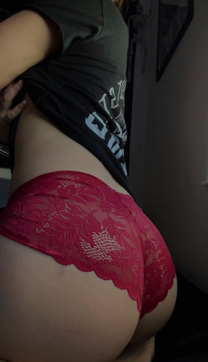 AriaBlakee0's tweet photo. red ❤️ https://t.co/8akiRtCovw