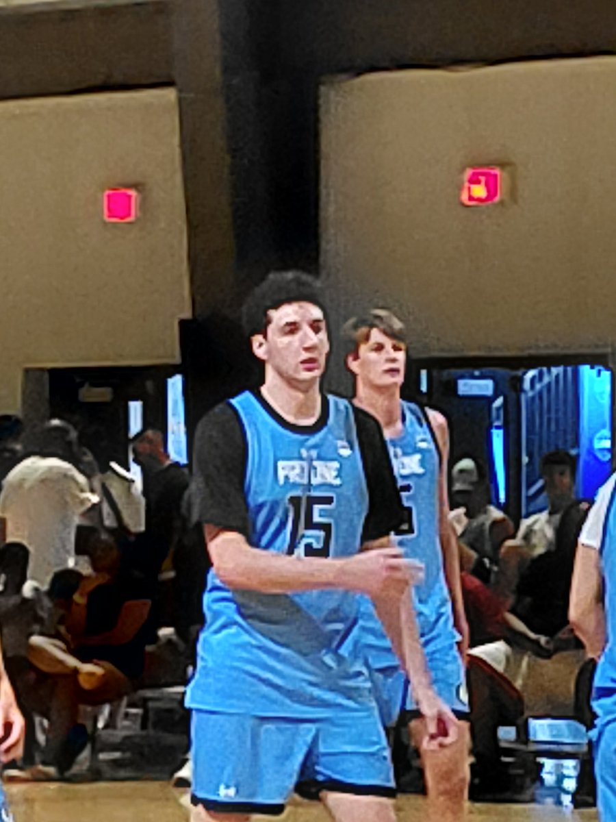 chickg3's tweet photo. Friday evening Eye-Catchers @UANextBHoops from Pro One (AL) in their loss to KC Run GMC- ,6'3" '27 Braylon Luster #4 (Cherokee HS) and 6'9" '27 Evan Toms #15 (Huntsville HS). https://t.co/0EPm5wiwUZ