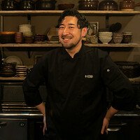 Xeebec1219's tweet photo. こいつは狸小路にある天ぷらと季節の皿吉旦を経営している佐々木竜馬というゴミクズだ！客に対しても従業員に対しても態度が悪くセブンイレブン 南7条店の中でもトラブルを起こそうとしたチンカス野郎だ https://t.co/jNI1a6tyaI