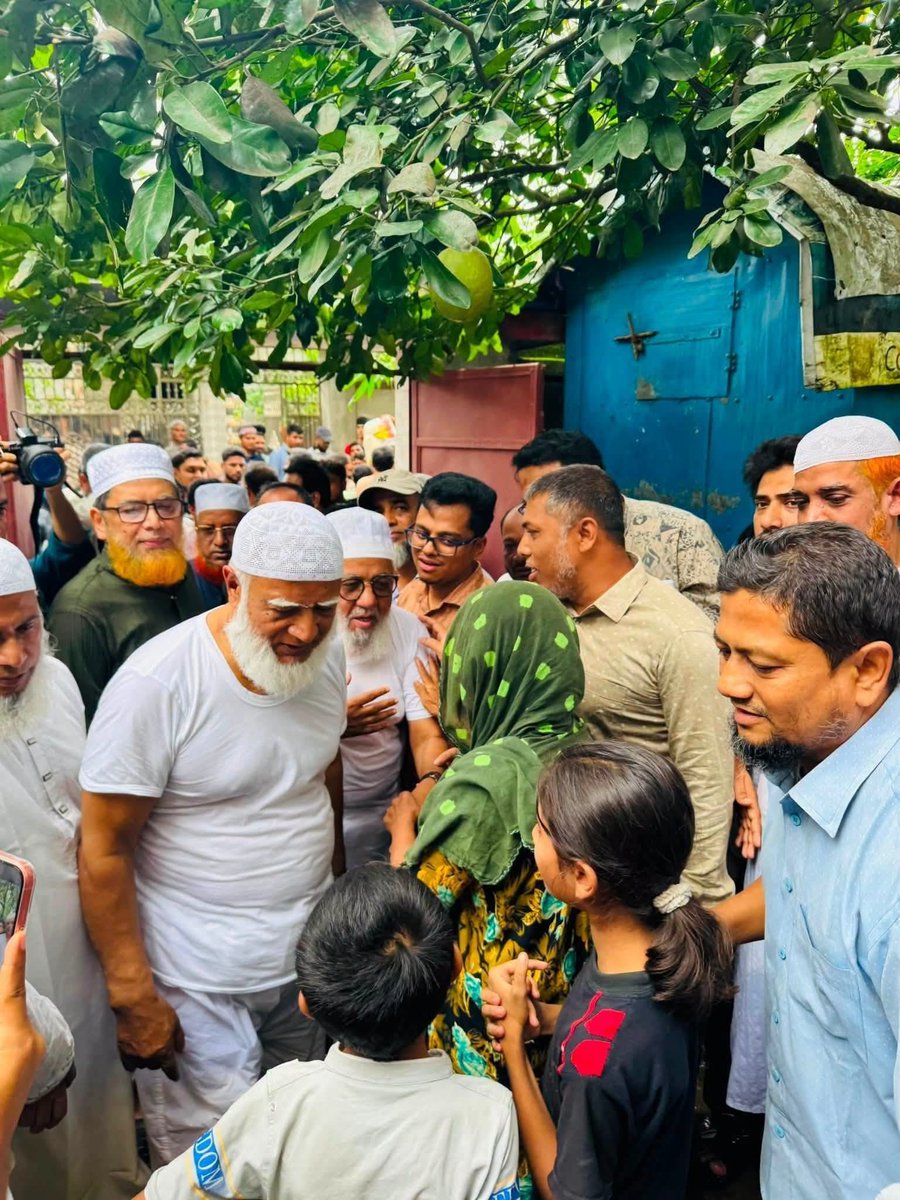 drkarimbd's tweet photo. Honourable Leader of the Opposition in the National  Parliament  and Bangladesh Jamaat-e-Islami Ameer, Dr. Shafiqur, Rahman visited the flood-affected areas of the country. He also distributed aid among the flood-affected people. https://t.co/lcMZwwRaVf