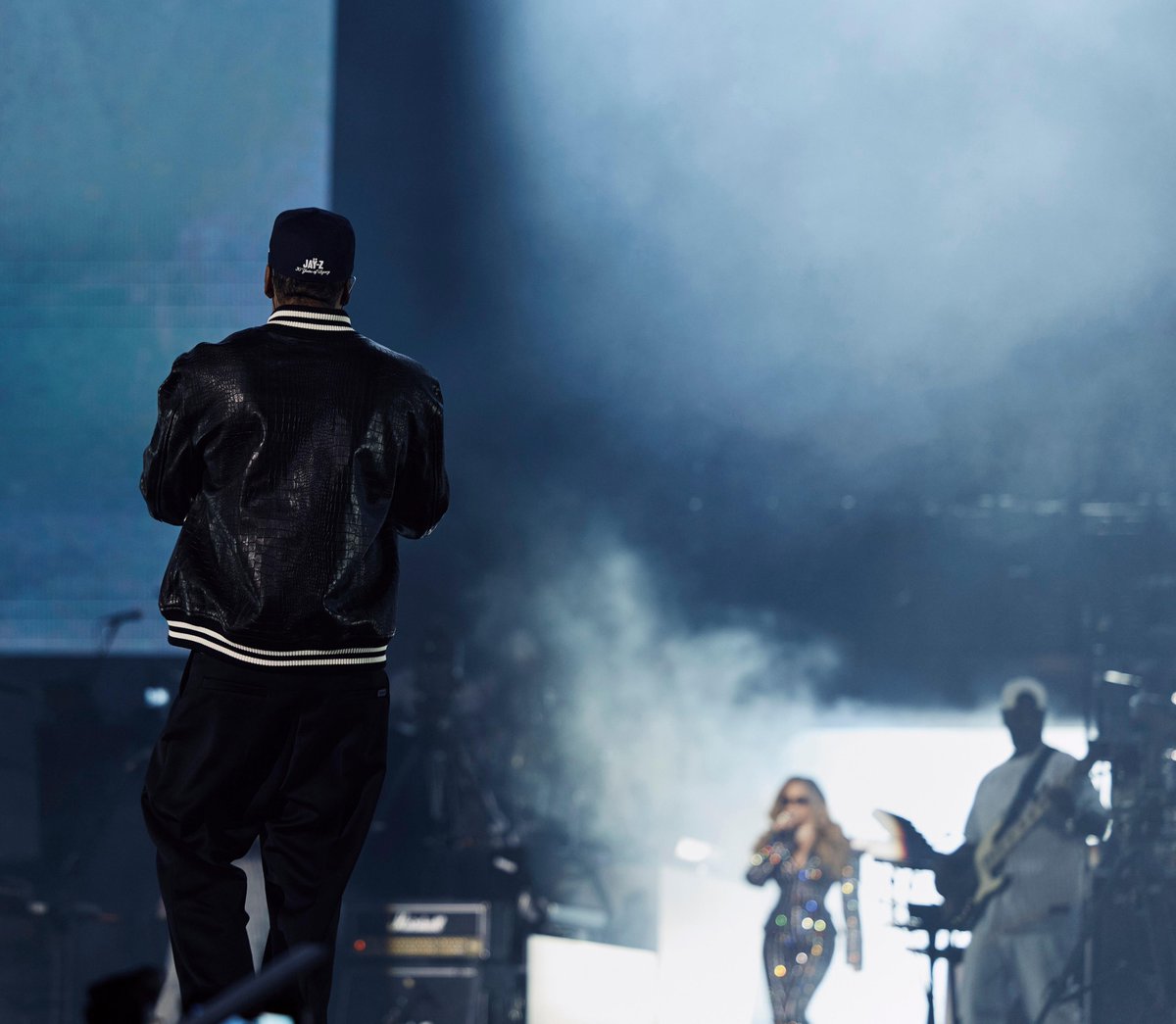 _dereondiva's tweet photo. 4k photos of #JAYZ 30 from Beyoncé's website https://t.co/qnrjWqUvxt