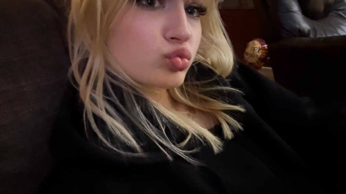 Anastasia tweet media