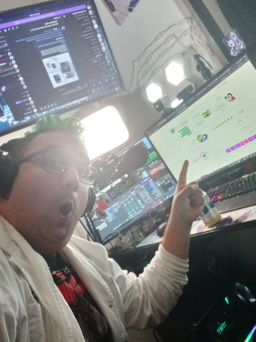 CapnBenNorris's tweet photo. Only a month left before my Japan trip so more studying! And a reward of gaming after! Twitch/CapnBenN https://t.co/kA1G5gGncY