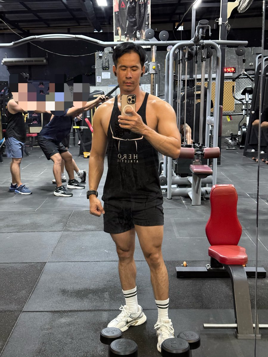 Atp_pong's tweet photo. วันแรกที่เริ่มเข้าฟิตเนส 11/7/2018 กับปัจจุบัน 11/7/2026 ผ่านไป 8 ปี https://t.co/VjVKj8UTxb