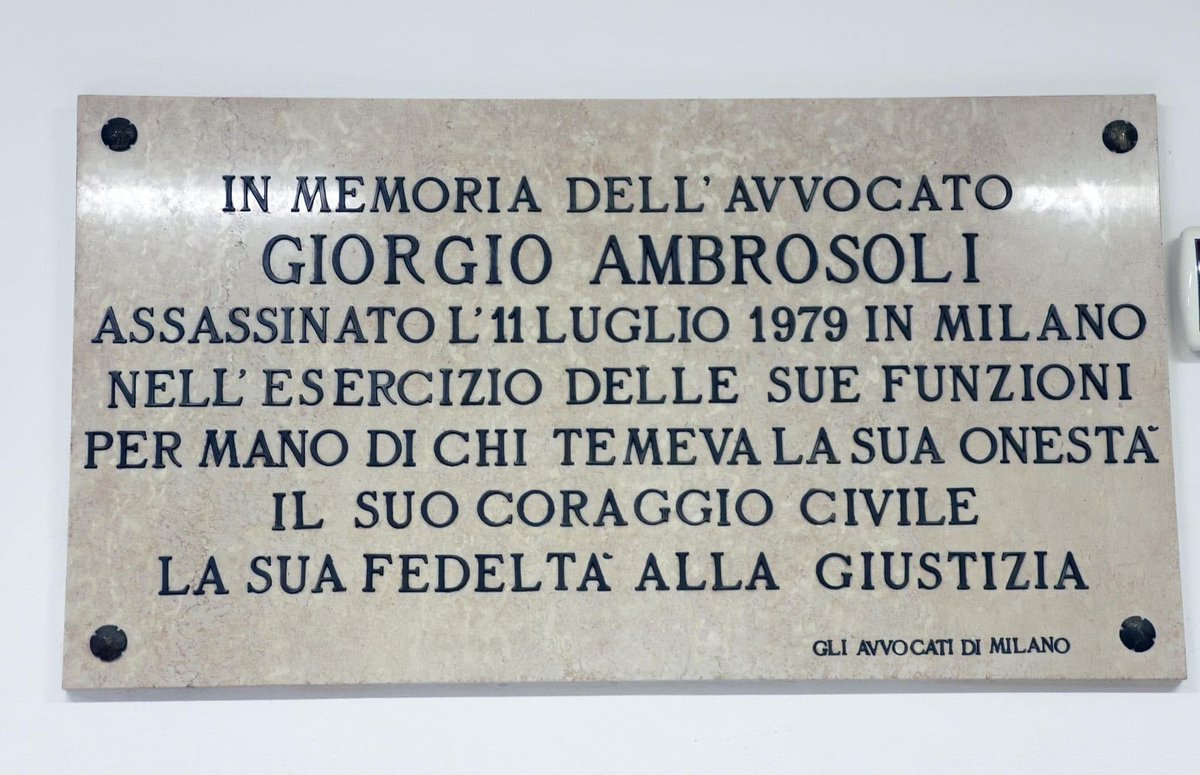 cherchiandrea's tweet photo. IN RICORDO 
DELL’AVVOCATO GIORGIO AMBROSOLI
Oggi ricorre il triste anniversario della morte di Giorgio Ambrosoli, uomo buono e giusto. Era l’11 luglio 1979. Giorgio Ambrosoli venne barbaramente assassinato a Milano mentre rincasava. Giorgio Ambrosoli vive nei nostri cuori e in quella fiamma mai spenta che si chiama Giustizia. Un abbraccio ai suoi familiari (foto andrea cherchi)