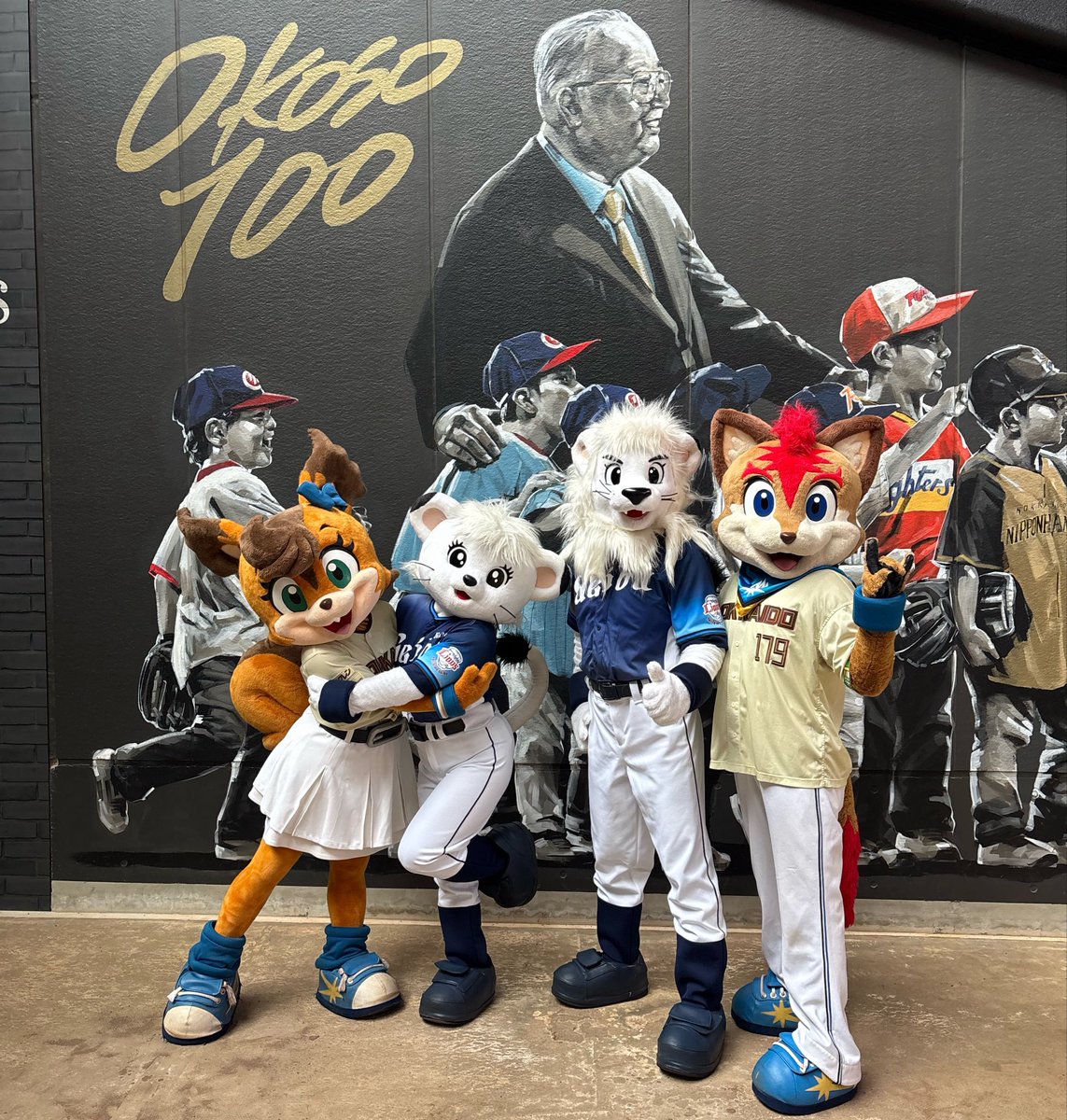 lions_lina's tweet photo. ほっかいどう とうちゃく⭐︎
フレップくん、ポリーちゃん
2にちかん よろしくね♪
#seibulions #埼玉西武ライオンズ https://t.co/bnHXJ6OiX7