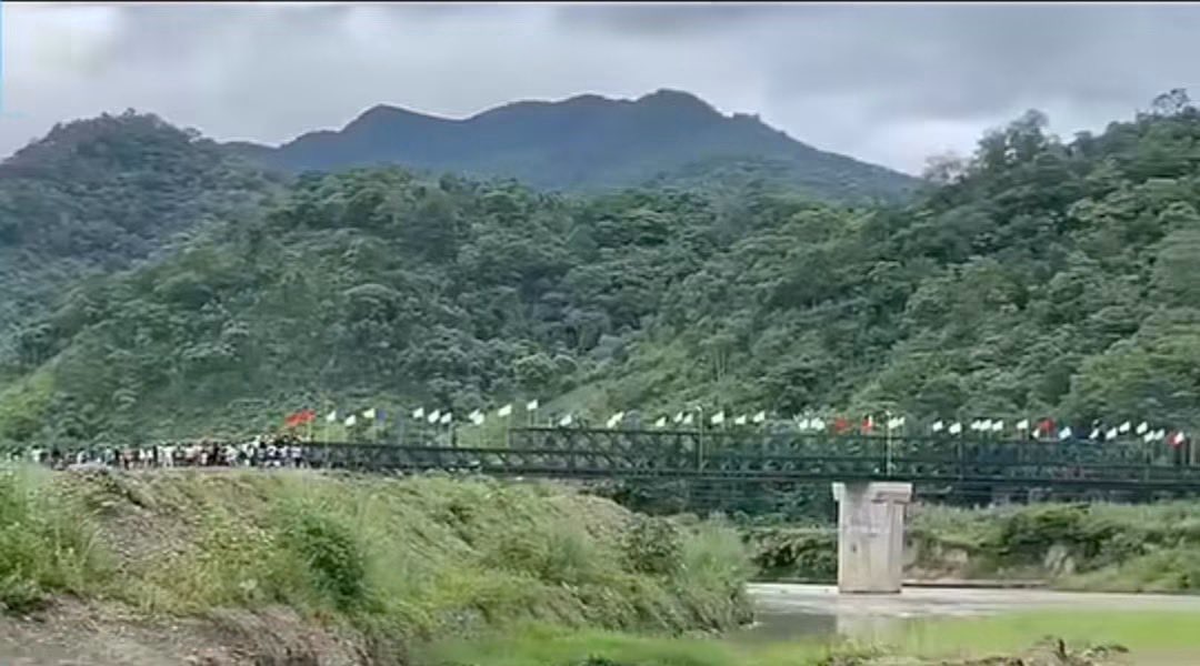 KukiMinjoy's tweet photo. Khulmi (LEI) Bridge, connecting Churachandpur and Chandel, was inaugurated after being built through community crowdfunding. Heartfelt thanks to everyone whose contributions made this long-awaited bridge a reality, improving connectivity and easing hardships.
 @KukiInpiChandel https://t.co/6CP5KVJXrA