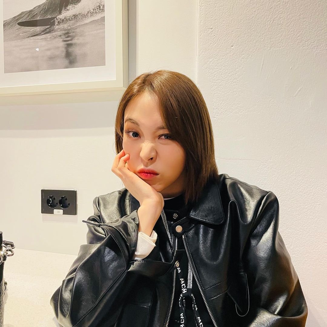 animetiion's tweet photo. 𝐃espués de mucho, he decidido asomar la jeta por el #𝐿ive𝑆ession和𝐁α𝑙der ✺ 𓈒 porque en definitiva es el soty del año y como buena conocedora de musica moderma me veo en la necesidad de decir #ʟets𖥦ʟove·𝐵α𝑙der! ₍^. .^₎⟆ a los cuatro vientos.

թurp𝕝e 𝄞 ♡ ⋆ #sh𝕚no! https://t.co/OyjGEHuFDs