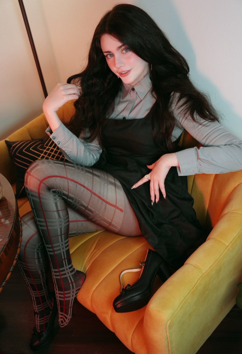 adinascozylife's tweet photo. patterned tights 🖤 https://t.co/vUihqY4cCP