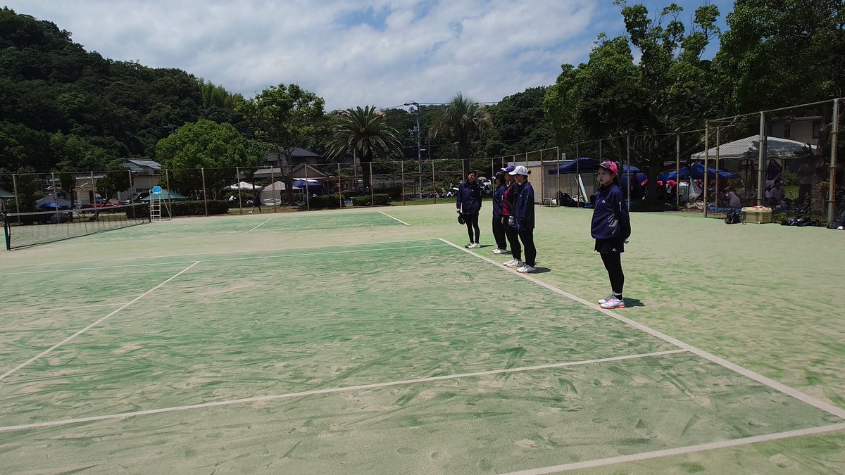 riseisha_soft's tweet photo. 西日本学生ソフトテニス選手権大会が愛媛県今治市にて開催されています。

女子団体戦1回戦
履正社②-1北九州市立大学
岩元・吉田④-3江嵜・足立
櫻井・飯田1-④齋藤・岡崎
東・中根④-3沼口・藤井
で勝利
次も頑張ります！

#履正社スポーツ専門学校北大阪校
#履正社
#ソフトテニスコース https://t.co/cJE6VfLrCd