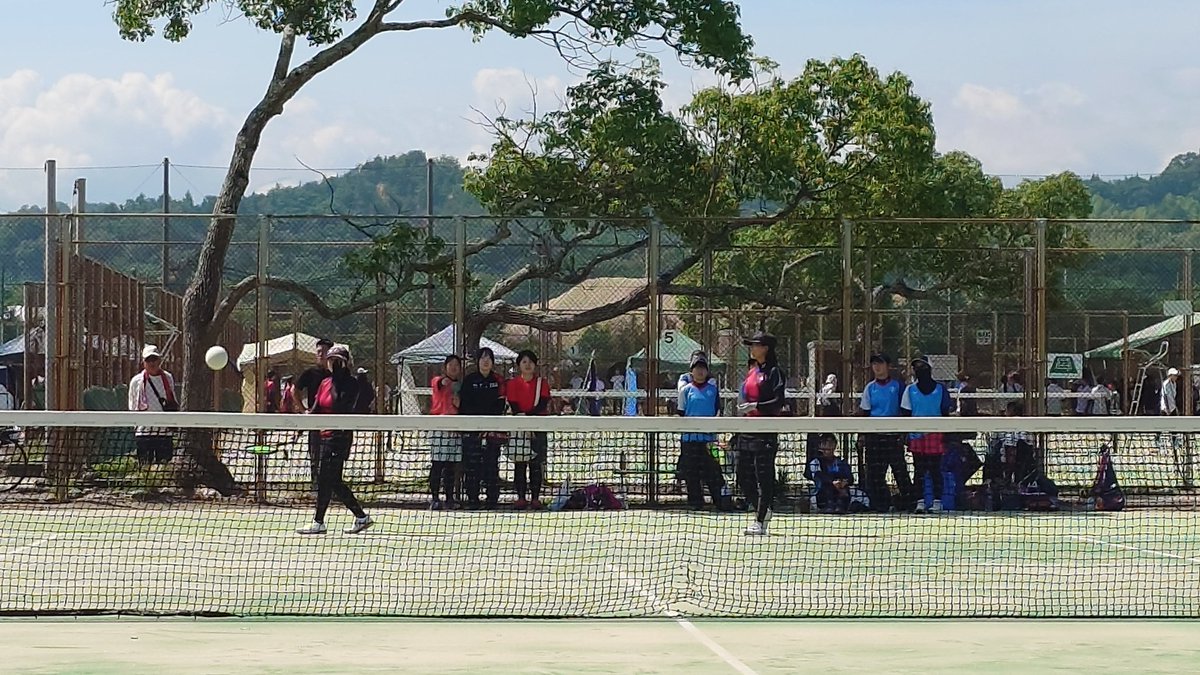 riseisha_soft's tweet photo. 西日本学生ソフトテニス選手権大会が愛媛県今治市にて開催されています。

女子団体戦1回戦
履正社②-1北九州市立大学
岩元・吉田④-3江嵜・足立
櫻井・飯田1-④齋藤・岡崎
東・中根④-3沼口・藤井
で勝利
次も頑張ります！

#履正社スポーツ専門学校北大阪校
#履正社
#ソフトテニスコース https://t.co/cJE6VfLrCd