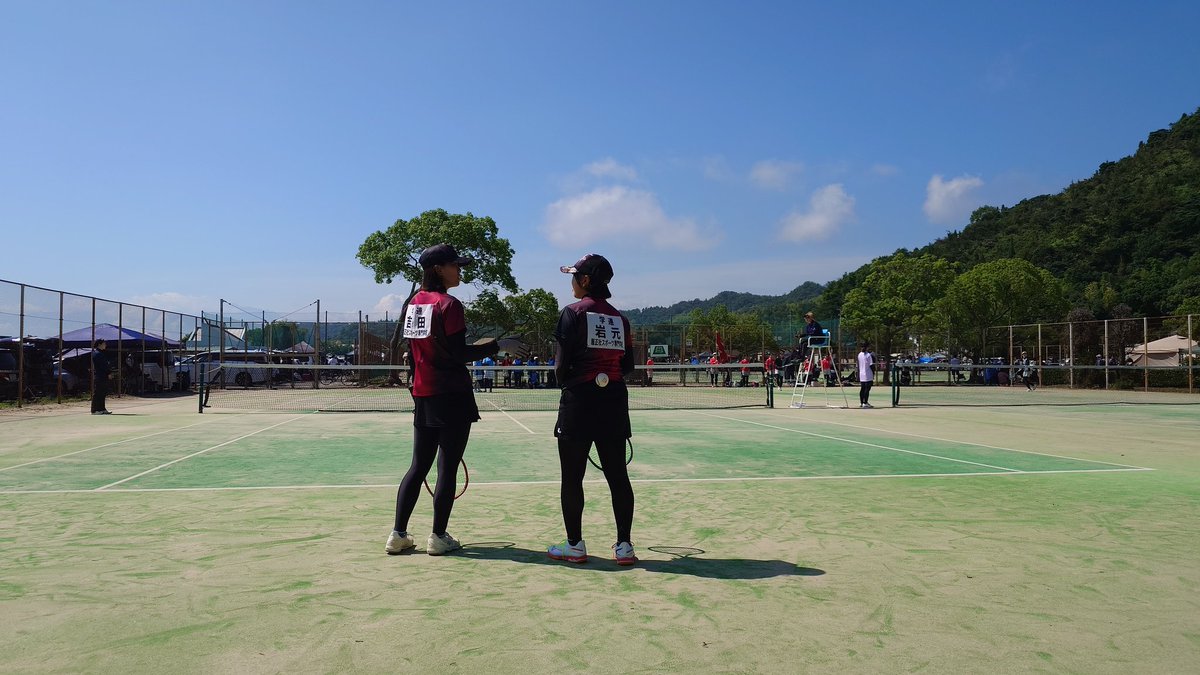 riseisha_soft's tweet photo. 西日本学生ソフトテニス選手権大会が愛媛県今治市にて開催されています。

女子団体戦1回戦
履正社②-1北九州市立大学
岩元・吉田④-3江嵜・足立
櫻井・飯田1-④齋藤・岡崎
東・中根④-3沼口・藤井
で勝利
次も頑張ります！

#履正社スポーツ専門学校北大阪校
#履正社
#ソフトテニスコース https://t.co/cJE6VfLrCd