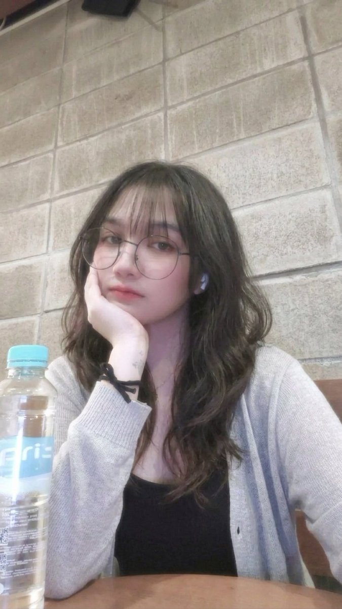 asdfghjkllola__'s tweet photo. 11.00 🦭🖤🔍 https://t.co/vtLwILXzYN