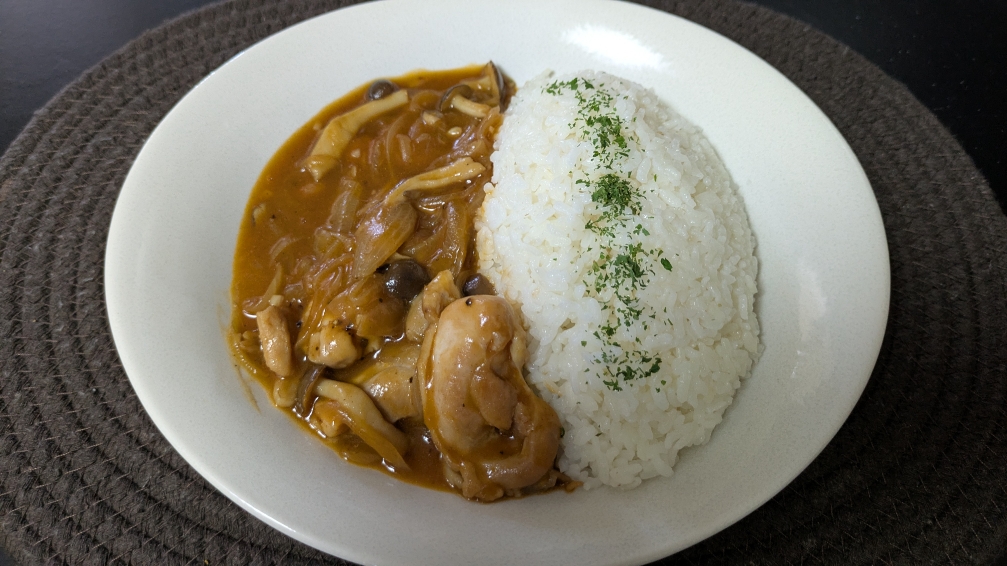 nxgan01's tweet photo. 今日の忍者飯
チキンハヤシライス

市販ルー不使用
と言うのもね、1人暮らしで市販ルー買ったら余るから
家にある調味料で作れるようになった方が無駄がないと思います

#YouTube
今までの #料理 ショート
https://t.co/8uI9BUEd7C https://t.co/sM4fBJ0ZxS