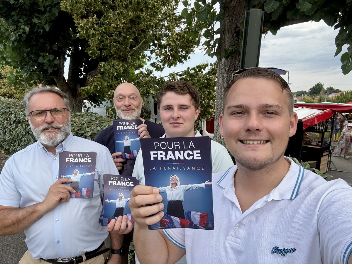 BastianMaldiney's tweet photo. Première action à Pornic pour le lancement de la campagne de @MLP_officiel. 
Nous avons collectivement l’obligation de gagner cette élection.
Nous allons clore cette dernière décennie de macronisme qui a saccagé notre pays et empêcher l’extrême gauche de le détruire.
#PaysDeRetz https://t.co/YCy5pWF07D
