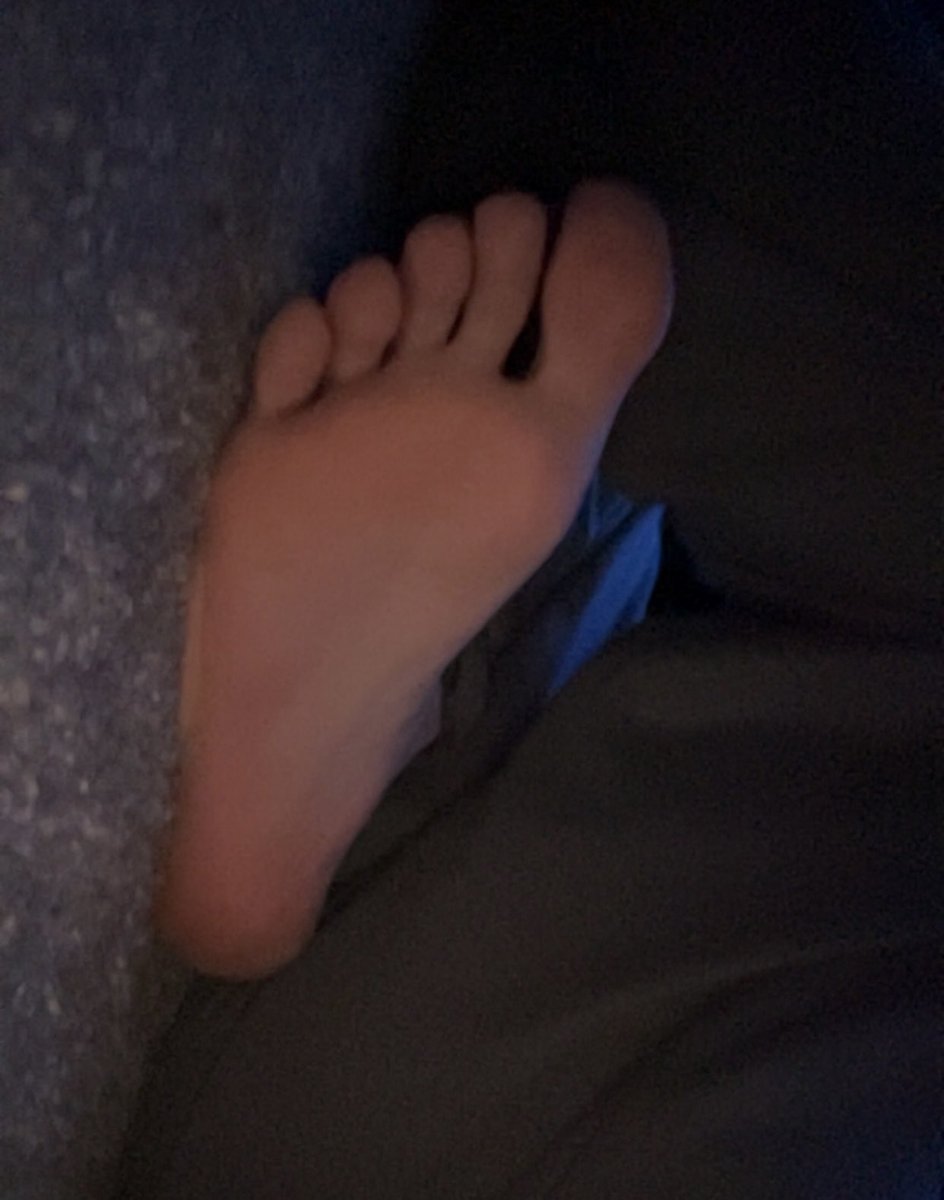 locketfreq's tweet photo. Soles in blue 💙🌀 https://t.co/GRYMzYWXG6