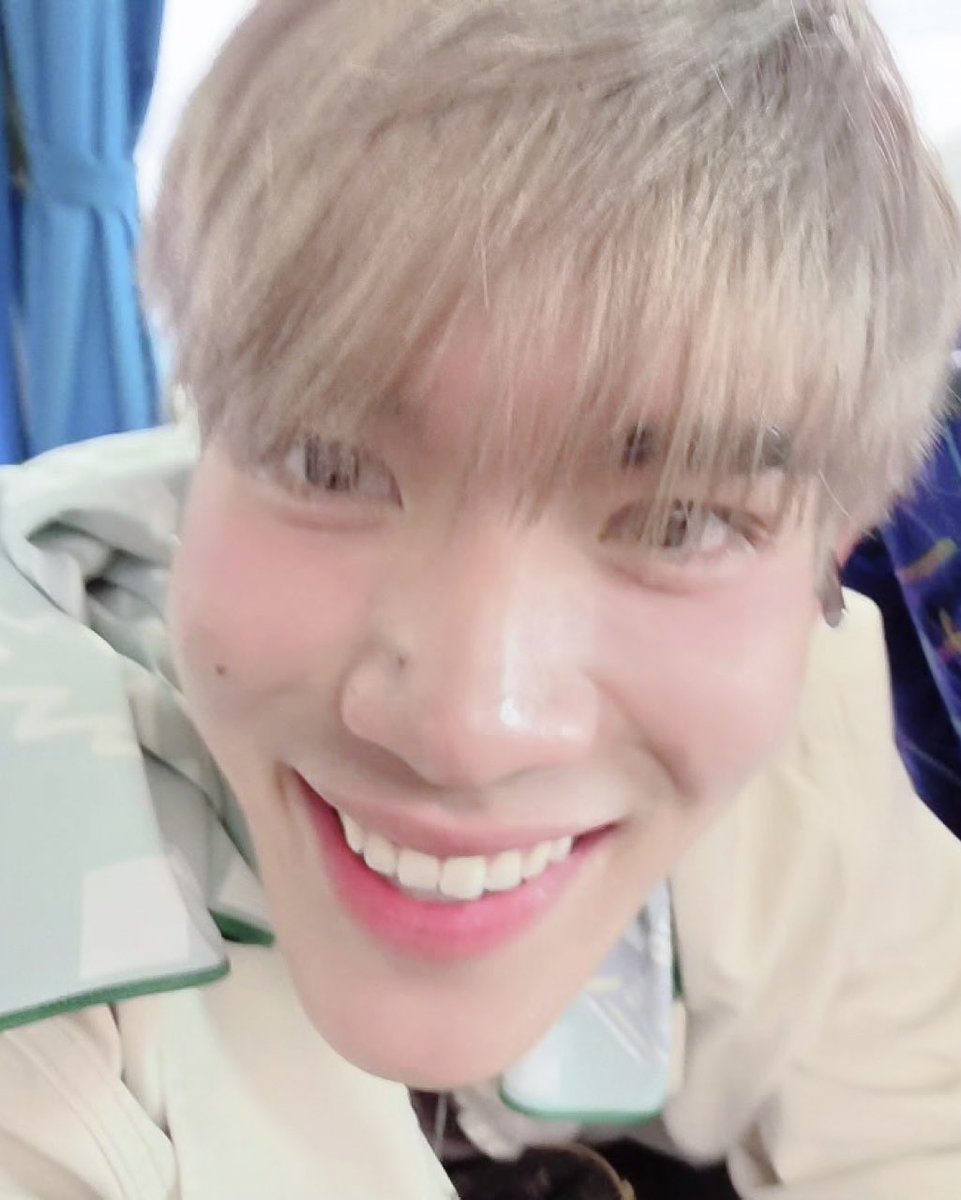 libraforq4th's tweet photo. ยูกแมวจู่โจมเต็มจอเยย /ᐠ • ·̫ •マ⭐️ https://t.co/N7wpBL8S3A