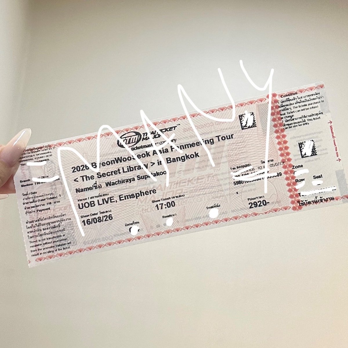 manydobby's tweet photo. อูซอก 1 ใบ น่าจะไม่ได้ไปแล้ว
💖เลยจะ “แจกฟรี” ให้คนที่ยังไม่มีบัตร

แต่ทุกคนว่าจะเข้างานกันได้ไหมคะ ไม่รู้ว่าเจ้านี้เคร่งมากน้อยแค่ไหน กลัวแจกไปแล้วเข้างานกันไม่ได้อะ ยังไงดีน้อ.. 🥹🥹

#BYEONWOOSEOK #변우석
#BYEONWOOSEOK_TOUR_in_BANGKOK
#TheSecretLibrary
#TheSecretLibrary_in_Bangkok
#ByeonWooSeokWithViu