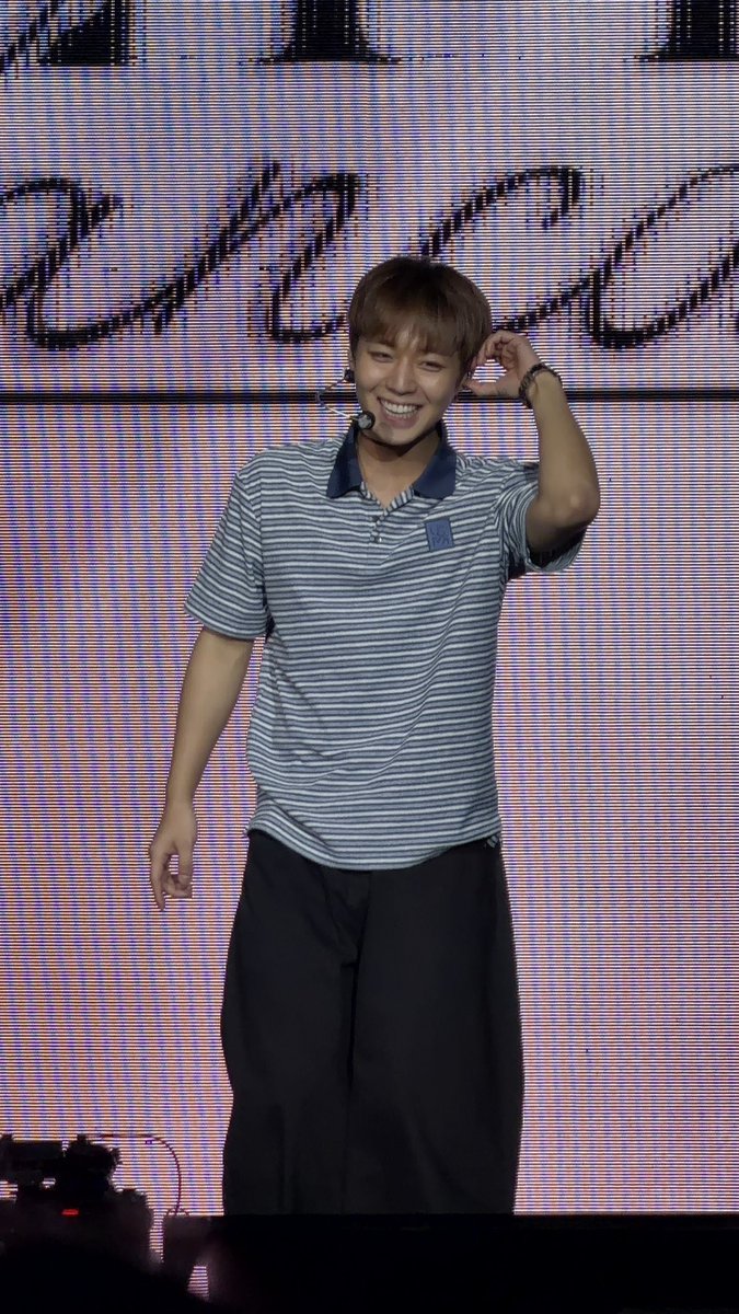 pjh2905_nn's tweet photo. รอยยิ้มในรอบ 2 ปีที่ฉันเจอ 😭😭😭😭😭😭😭😭😭💖💛💚
#PARKJIHOON 
#REFLECTinBKK 
#PARKJIHOONFANCON https://t.co/yLVv0gW208