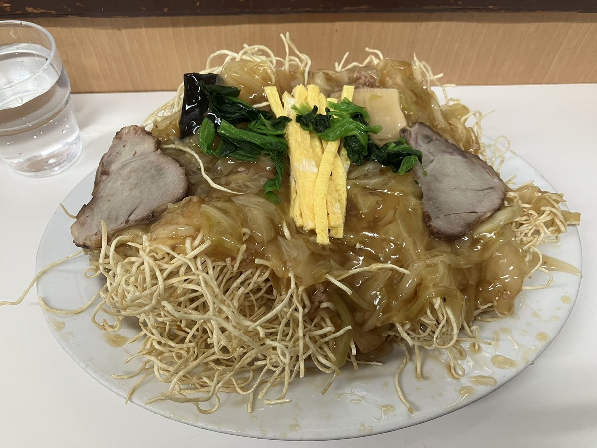 yoiko415's tweet photo. 長野ついた
とりあえず腹ごしらえ
いむらやさんの焼きそば大 https://t.co/Ssb7IdVklC