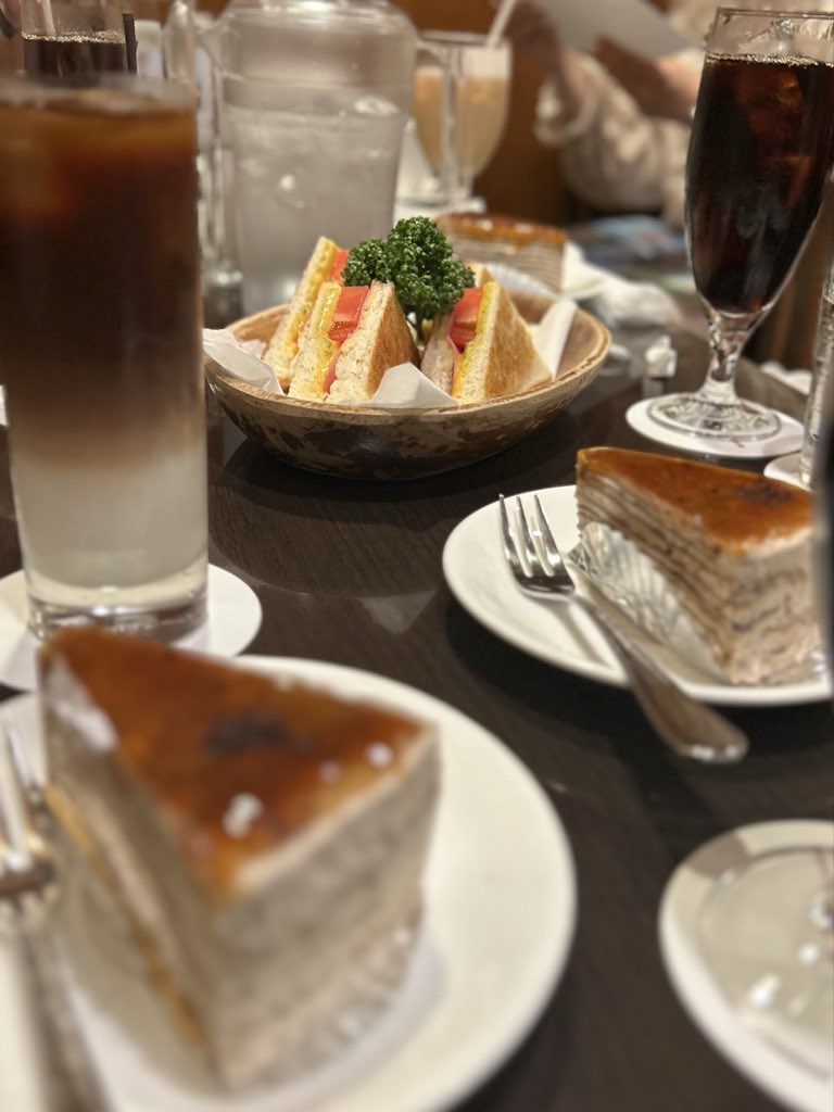 fukuokautakai's tweet photo. 第126回福岡歌会(仮)ありがとうございました。ごまさばの時間だー🥪🍰☕️✨ https://t.co/VyeZPpcuoe