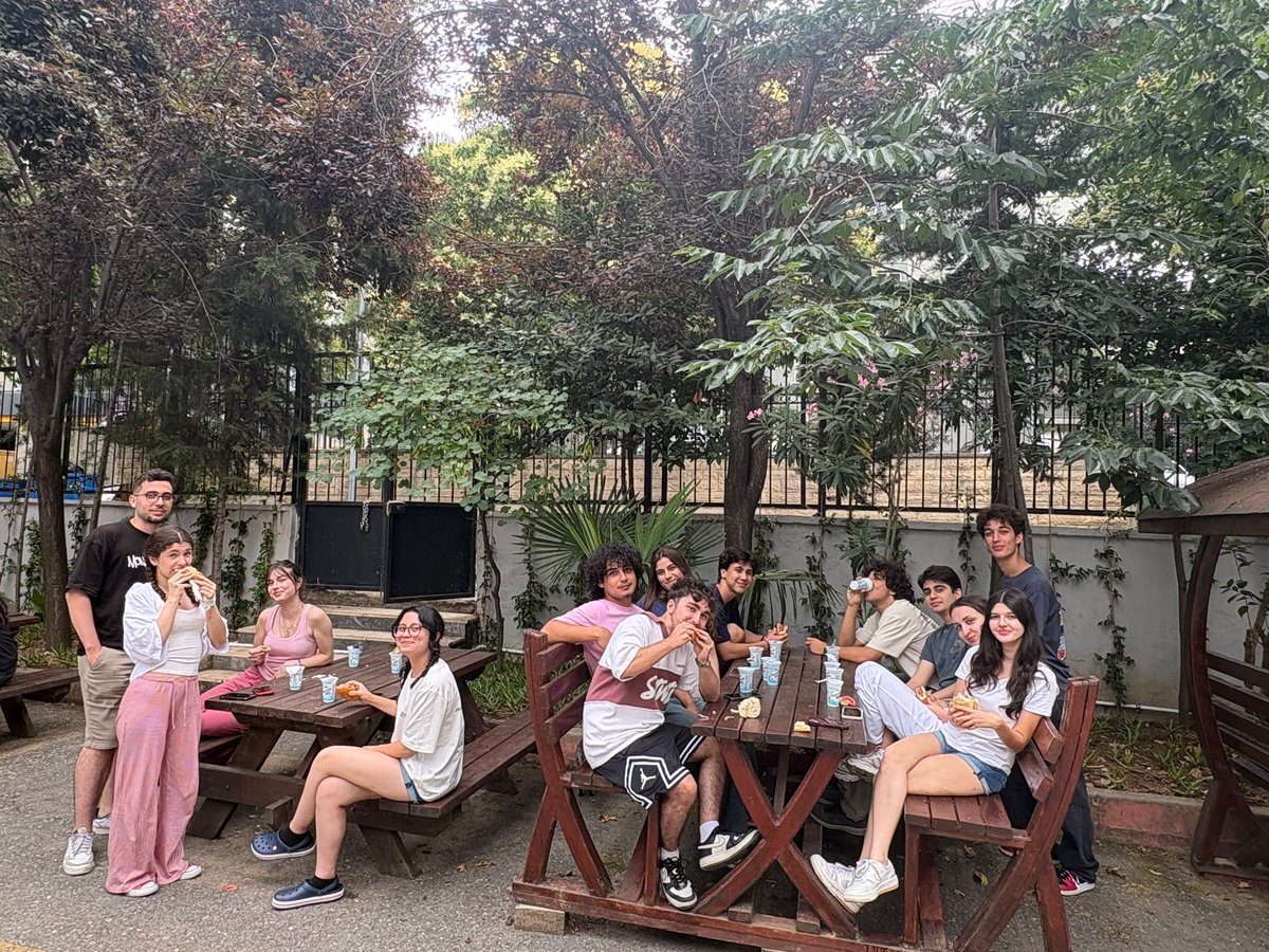 HASAL1984's tweet photo. Okulumuzda devam eden Destekleme ve Yetiştirme Kursları (DYK) kapsamında, öğrencilerimizin akademik başarılarını desteklemenin yanı sıra sosyal bağlarını güçlendirmek amacıyla okul bahçemizde bir mangal etkinliği gerçekleştirdik. @uskudarmem @Ademsgir #onlythebest https://t.co/McNPQwvJ7F
