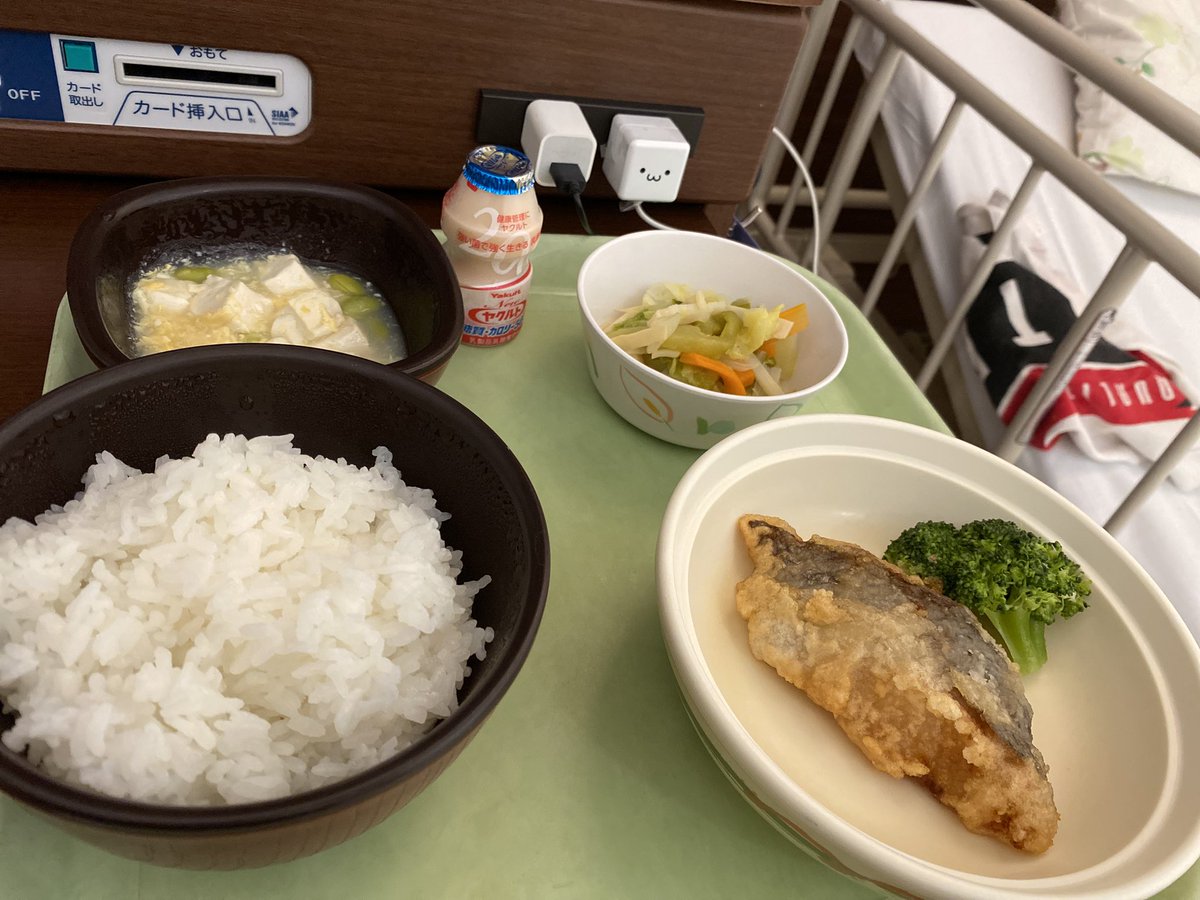masaki44's tweet photo. 今、最も��要なのは、高タンパクな食事、十分なカロリー、ビタミンD・C、必要に応じたカルシウム、睡眠、リハビリ https://t.co/yYjwl8CQUB