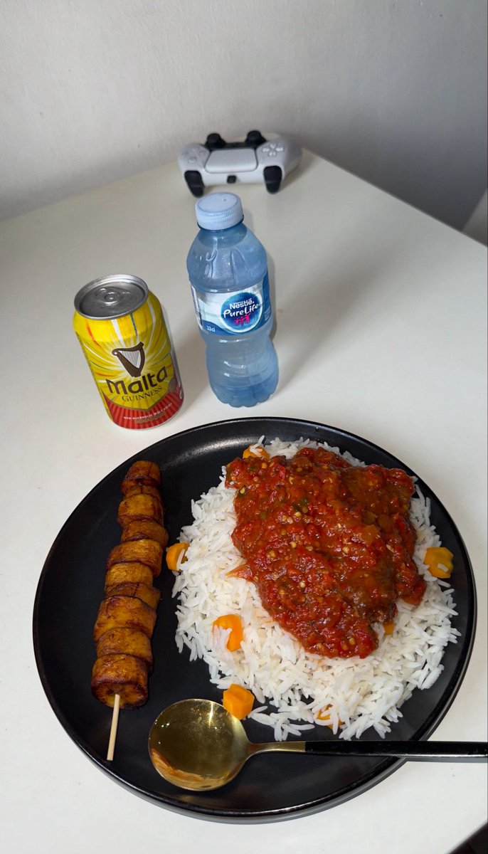 AU79executioner's tweet photo. Food I ate this week as a $100 profitable single father of 1 😊 https://t.co/JxfDOtWRDS