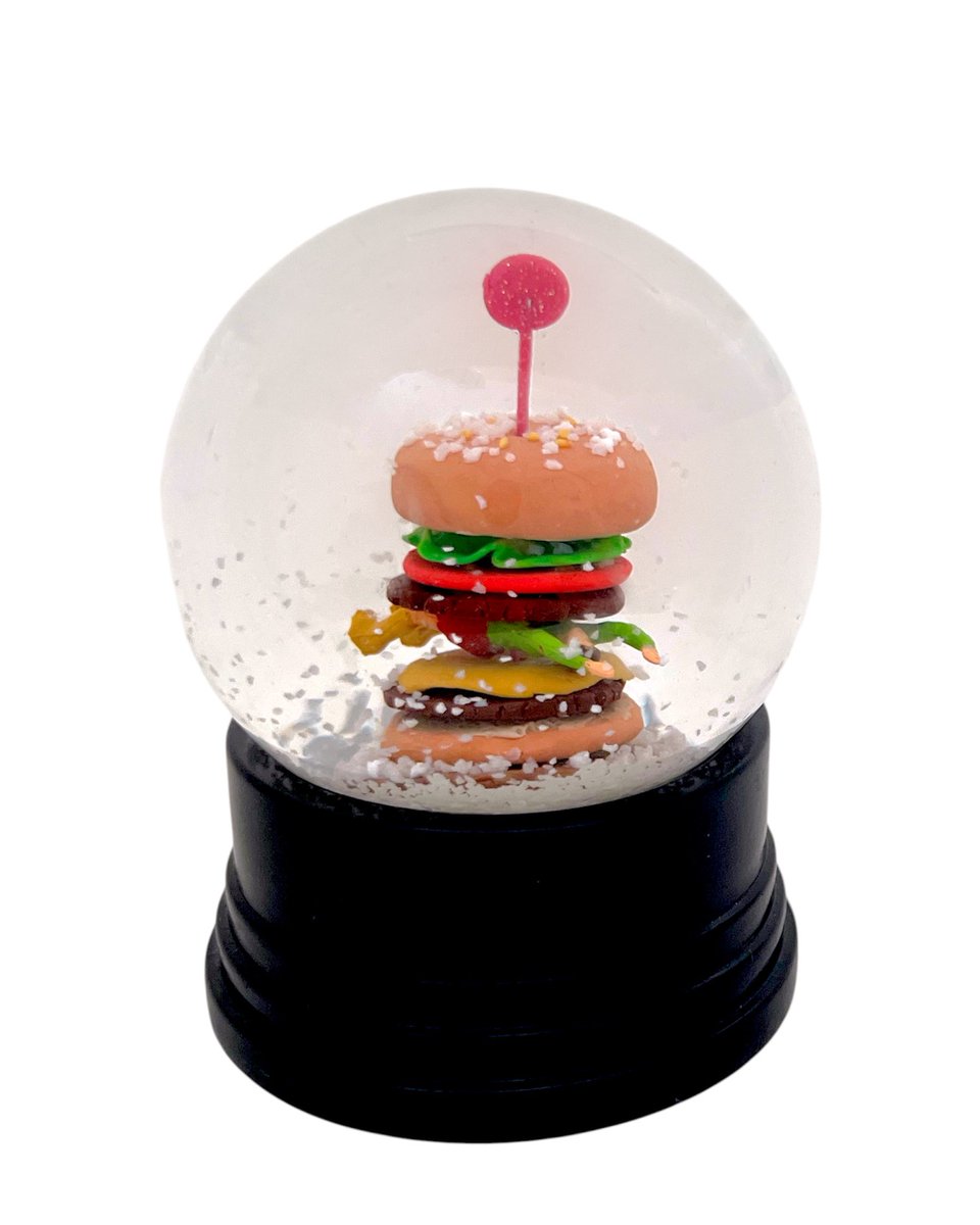 ato1snow's tweet photo. ハンバーガーとポテトのスノードームつくりました🍔🍟🥤 https://t.co/QEmh0HDPNh