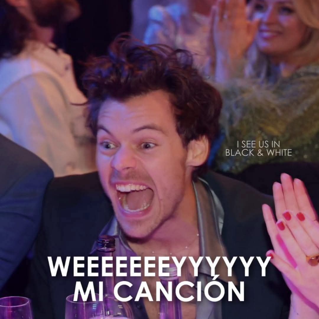 YarizaMeza80655's tweet photo. Not my mom saying I thought u were over ur one direction ⬆️ phase 😭 girl I thought I was too lmao 🤣🤣 #onedirection #ohwell lmao 🤣 https://t.co/MdXTJYDOe4
