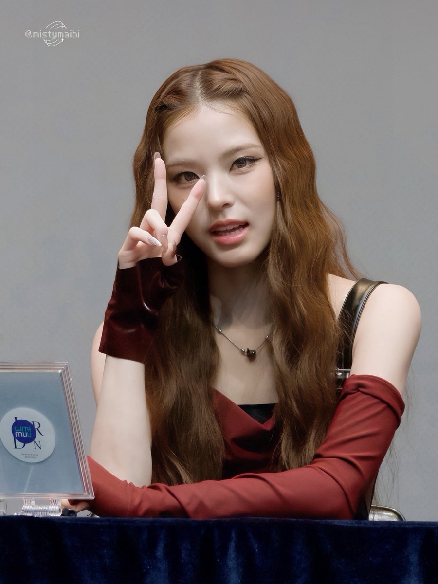 mistymaibi's tweet photo. 251017 WITHMUU

#MAI #마이 #IZNA #이즈나 #まい https://t.co/JPwGLzOAWj