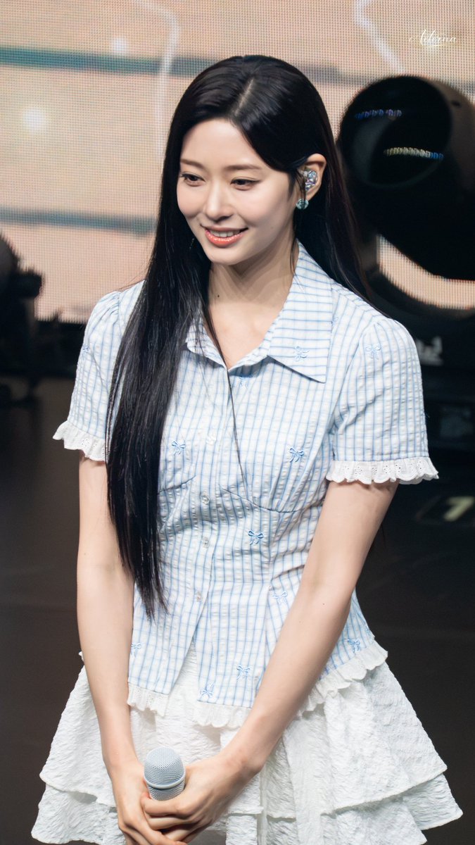 bigfoot_0901's tweet photo. 26.06.27  2026 김민주팬미팅 "안녕,우리의 여름"
#KIMMINJU #김민주 #ミンジュ #金珉周 https://t.co/gbBkGW4GdP