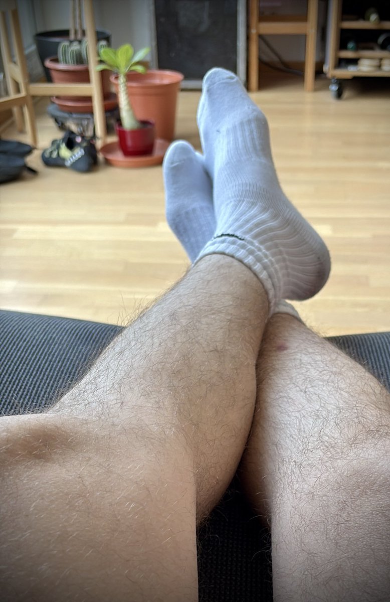 proll370's tweet photo. Guten Morgen meine kleinen Hunde.
Los ab in meine DMs und drückt brav ab!😈💸💸💸

#master #selling #paypig #alpha #cashslave #abdrücken #malefeet #humanatm #feetfetish #sockfetish #footlover #toefetish #footmaster #footworship #feetworship
#findom #boss #finsub #sneaks https://t.co/47ExhDlx8x