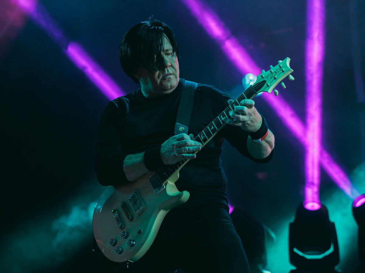 Rock Sound tweet media