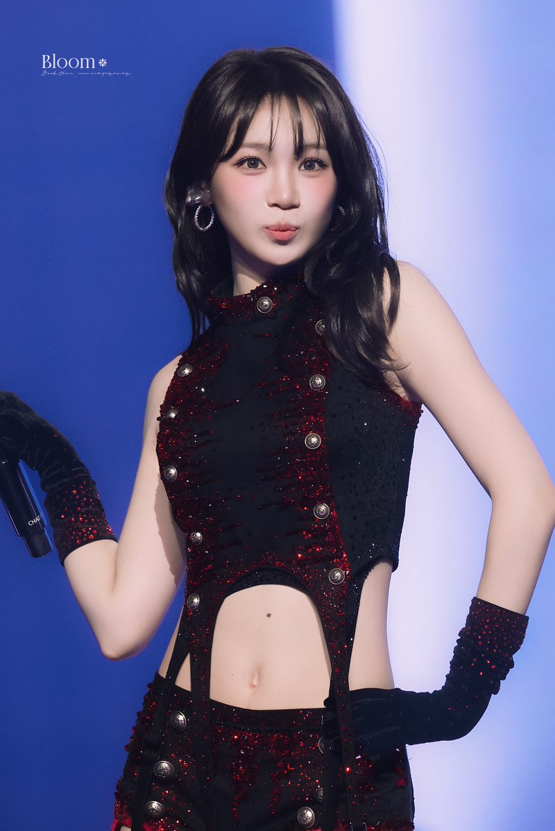 Bloom_kcw's tweet photo. 260711 PUREFLOW DAY1❤️🖤
#김채원 #CHAEWON #チェウォン 
#르세라핌 #LE_SSERAFIM
#PUREFLOW #PUREFLOW_IN_INCHEON https://t.co/LRaYq4cYEV