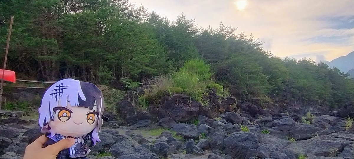 Ikanuhm's tweet photo. Hoy comenzamos con la ruta de campismo en descenso hacia Numazu.
5 días de puro acampar hahaha.
Empecé en PICA Lake Saiko Fuji 🏕️ 
Ahora en compañia de Advent 🥰. https://t.co/TNOTLZaMpx