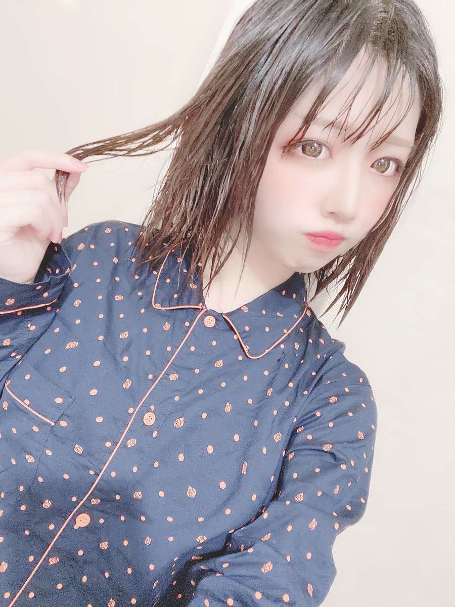 4510114's tweet photo. 夜のおちゃむの時間🍑🍵 https://t.co/5NKVij4rlF