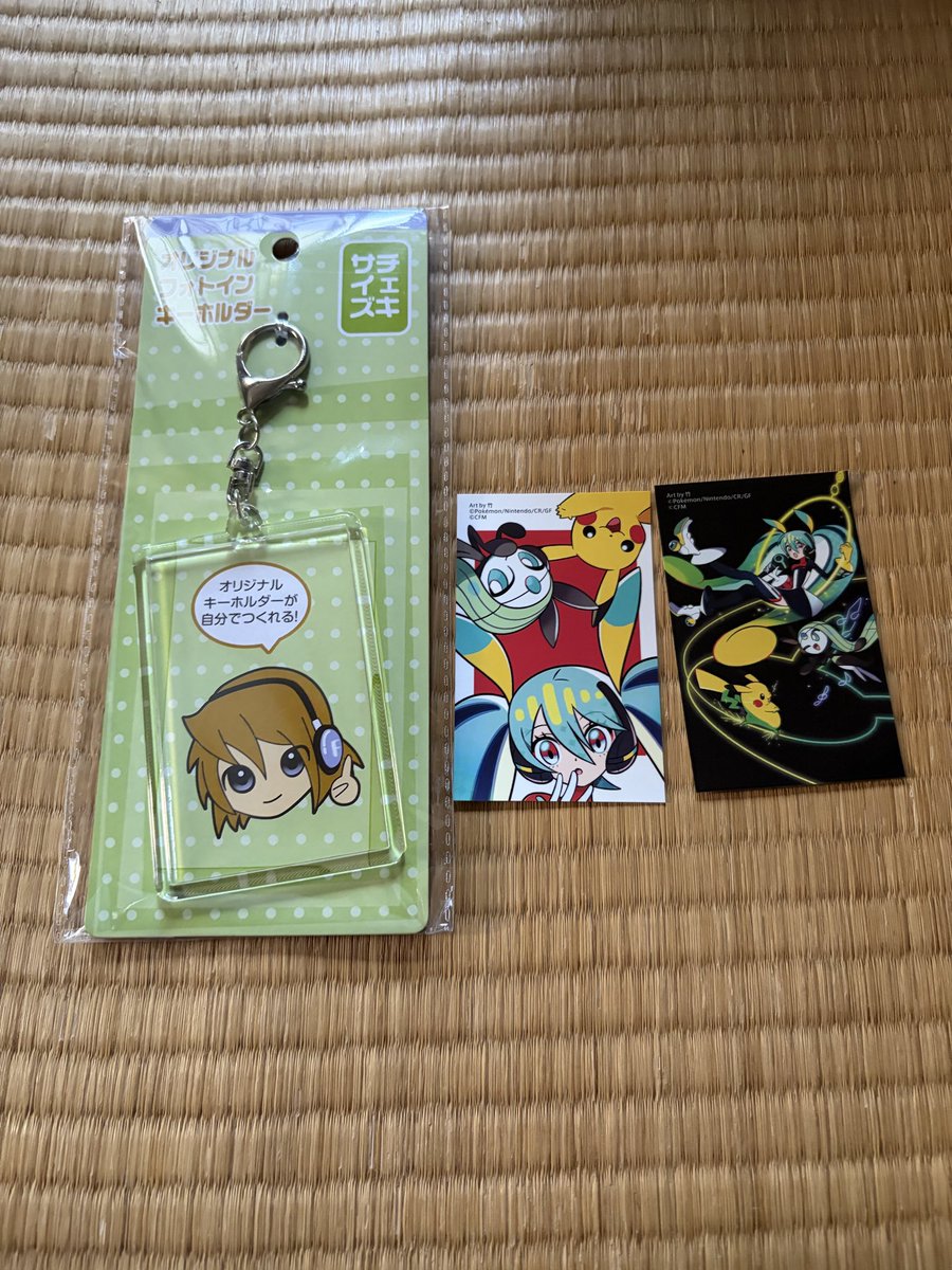 001_grass_field's tweet photo. ポケミクライブのアクキー売り切れで買えなかったから、ステッカーセットとSeriaで売ってるオリジナルフォトインキーホルダーでアクキー作った！！
凄くいいぞ✨️ https://t.co/f2nEzwPs6l