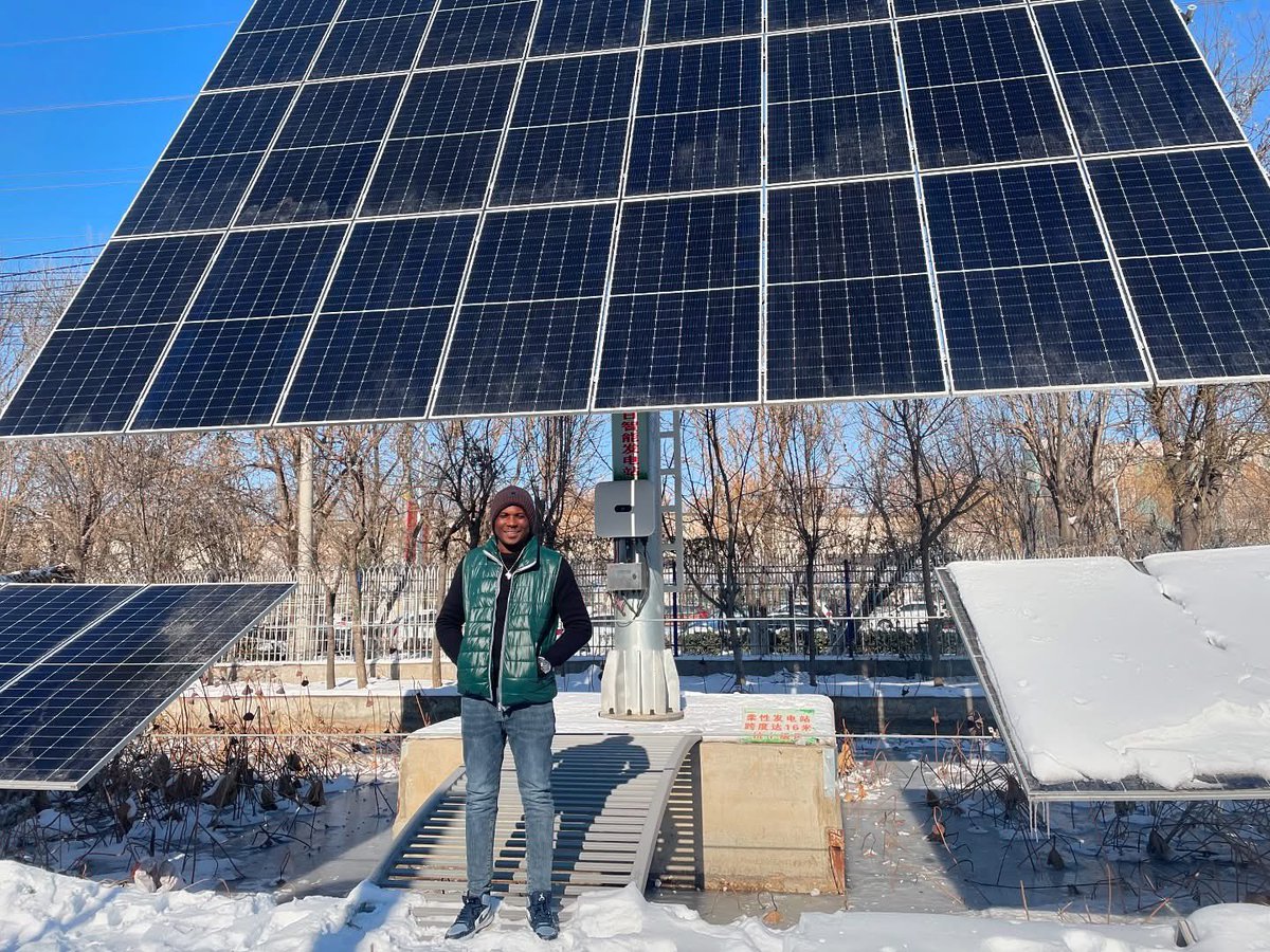 DanielCaboret's tweet photo. I saw in Hengshui, China how less than 4 hours a day solar could be use to power electric mobility and others need. In Africa let’s change our ways. #dcaboret #newenergy #ev https://t.co/0Pwlyo0JUI