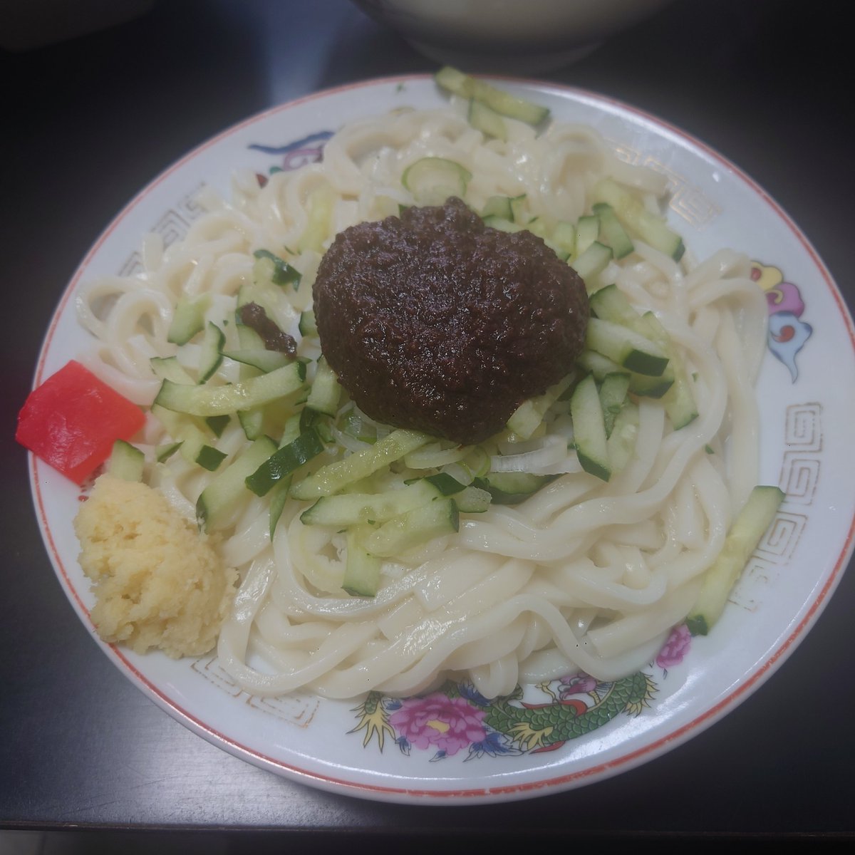 4205ET's tweet photo. 1ヶ月以上更新してなかった！
最近の出来事は先輩方と飲んで寝過ごしで終電逃して🚖使おうとしたら財布無くしました！（無事見つかりました！感謝！）
先月は相方と久しぶりに東北行ってきた🌼 https://t.co/oNDf6iYiri