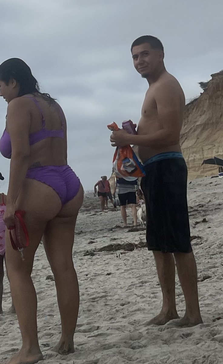 Booboosdoh's tweet photo. Her boyfriend has no idea she's showing off (MORE IN MY BIO) #candids #candid #creepshot https://t.co/dRzoGaISSe