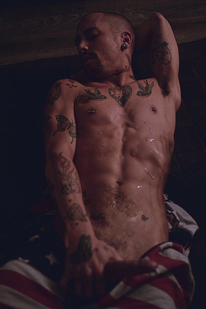 BananaredNSFW's tweet photo. Throwback to a shoot in my old apartment. 
#gay #photoshoot #chudai https://t.co/P8l1jRVa4R
