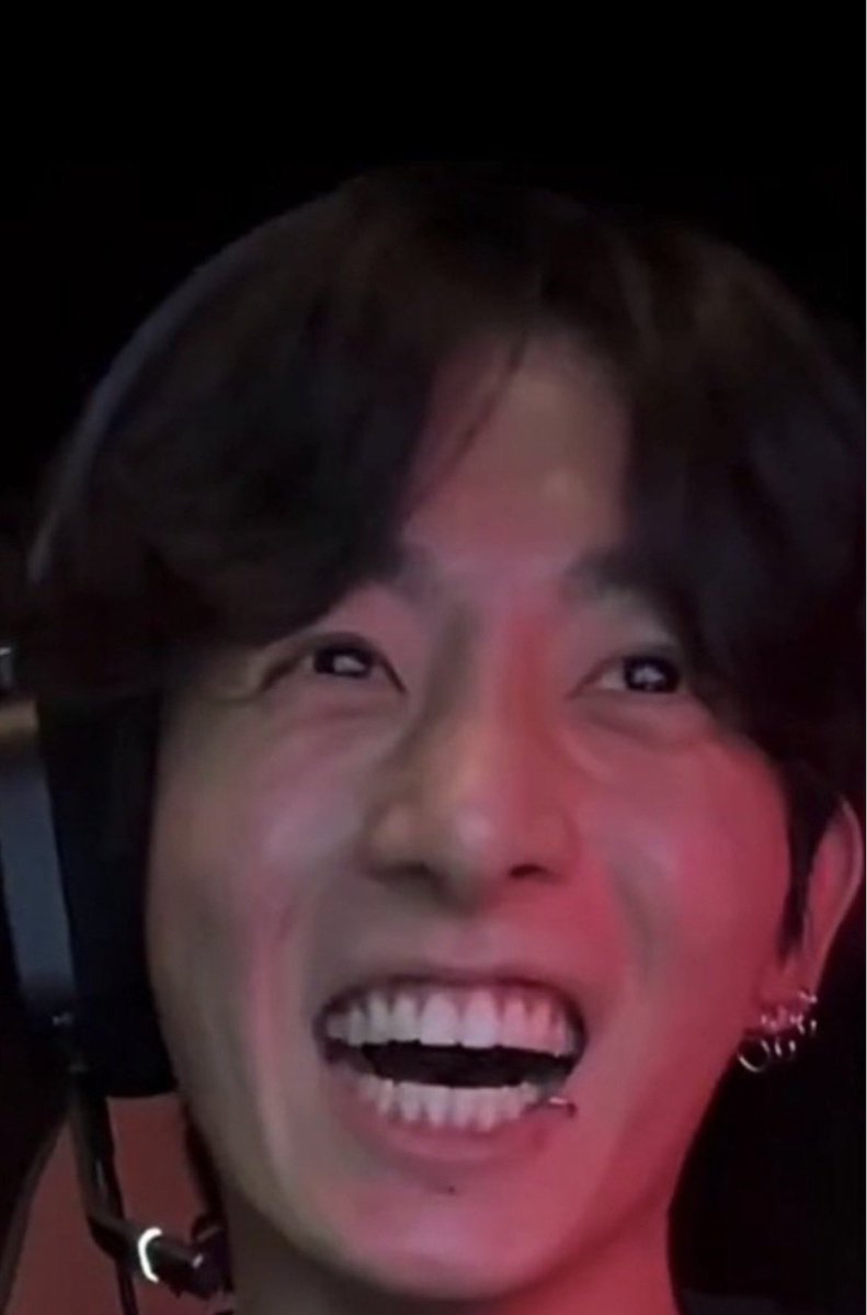 Dwarfminender's tweet photo. @rnbkoo97 @Jkstarking Only nosecooks are still in denial about their fave’s nose job🥱 https://t.co/7NzdX52TX2