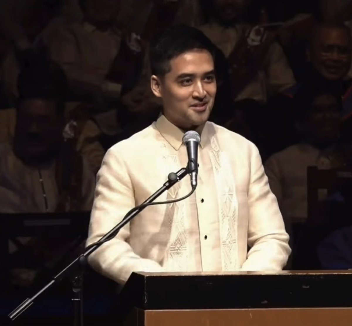 jesusfalcis's tweet photo. PAANO KA HINDI KAKAININ NG SISTEMA?

In his commencement speech to the graduates of UP Law 2026, Mayor Vico Sotto shared that he is always asked by people how he keeps his integrity. They ask for his advice on the age old question of:

“Paano kami hindi kakainin ng sistema?”

As a result, he shared ten things he does or thinks about regularly to avoid being eaten by the system.

Here are the TEN THINGS that Mayor Vico Sotto does or follows to keep his integrity:

1. Preparation is more important than courage.

2. Make a list of non-negotiables and review them regularly.

3. When in doubt, choose faith conscience and integrity over money power and ambition.

4. Study cognitive dissonance and continuously identify how and where it affects you. Your decision-making and opinion-forming.

5. Get out of your echo chamber from time to time.

6. Check your ego every single day.

7. Have people in your life who share the same or similar principles, values, and beliefs.

8. Allow said people in #7 to keep you grounded.

9. Give these people the license to hold you accountable.

10. Have a healthy level of respect but also be willing to go against the status quo.

Then the crowd cheered in applause. 👏 

———

I support doing all ten but I would like to personally highlight Numbers 3, 6, and 7! 💯

#VicoSotto
#GraduationSpeech