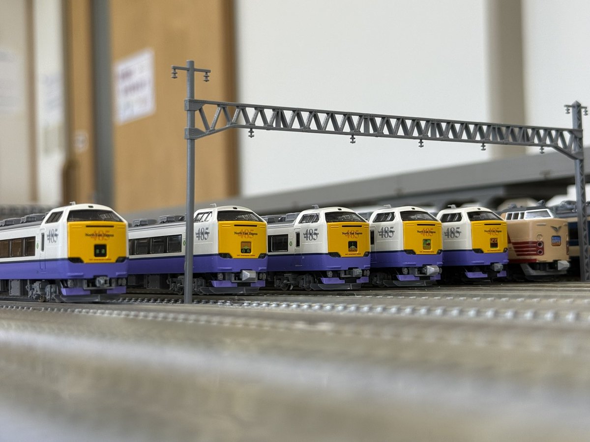 EL14AS's tweet photo. 2週連続で模型運転会☺️ただし明けで参加の為に昼過ぎから車両を並べるだけでしたが「青森運転所」ごっこが出来たので楽しかった🤭 https://t.co/TOhUfNJ6Ps