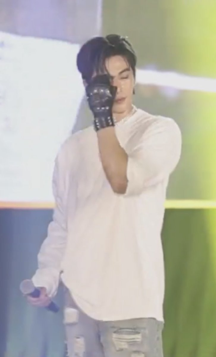 DontNameNames's tweet photo. Low quality, but you’re @BGYO_Gelo.

BGYO AT SM TELABASTAGAN
#BGYO @bgyo_ph https://t.co/uW0V4Xcxxl