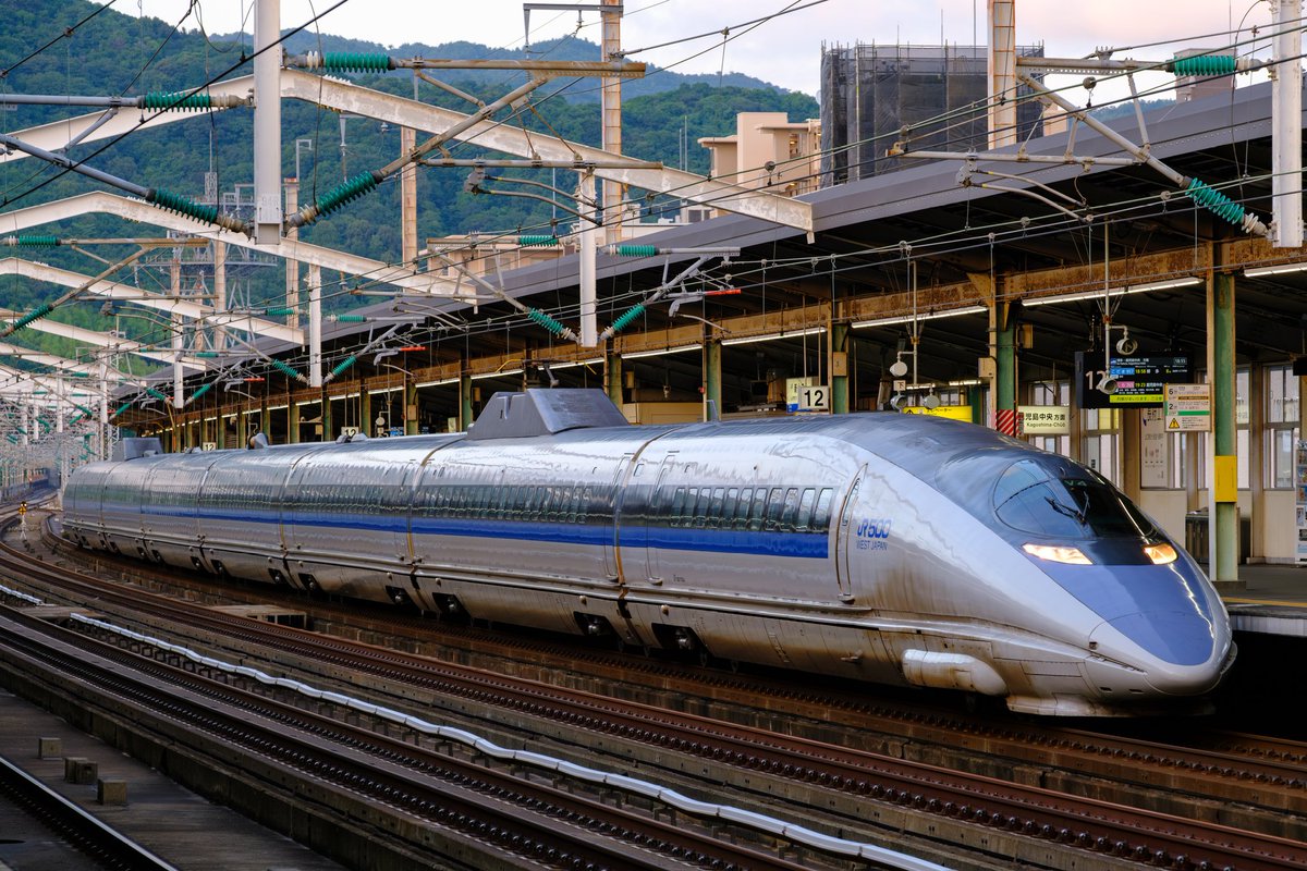 a182starion's tweet photo. 新幹線500系 V4、V8編成 https://t.co/GGRePjBA3A