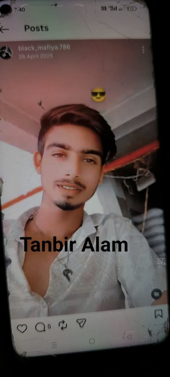 kscChouhan's tweet photo. Falakata, Jalpaiguri (Alipurduar), West Bengal. Tanbir Alam has abducted a minor Hindu girl, Ushisa Sarkar (student/age 17).

Note: We are forced to share photos, FIRs, and other information to find the girl.

Share. Help find the girl. https://t.co/BE8XmkOO3K